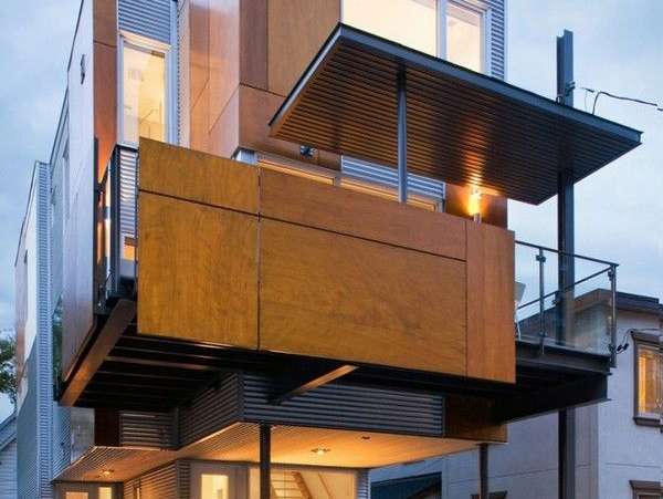 al 13 panels on modern house